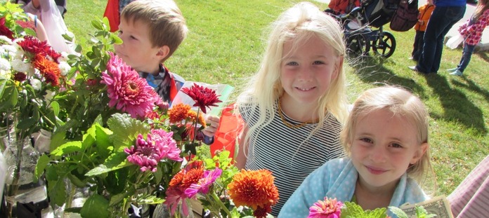 Children at a Farm to School event